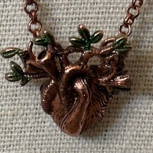 🫀Bronze Tone Human Heart Pendant Necklace
